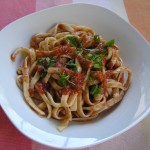Linguine with slow cooker tomato sauce